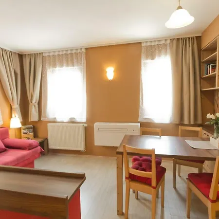 Apartment Centre *